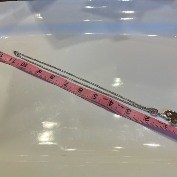 LOUIS VUITTON White gold heart locket - Picture 13 of 14